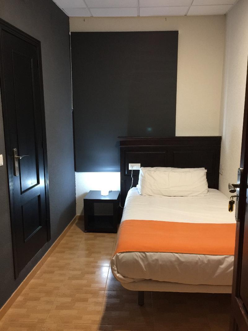 Hotel Kubik Caces